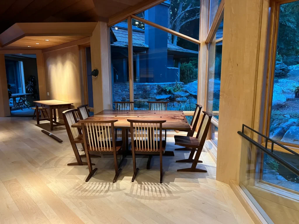 Your Space Dining table